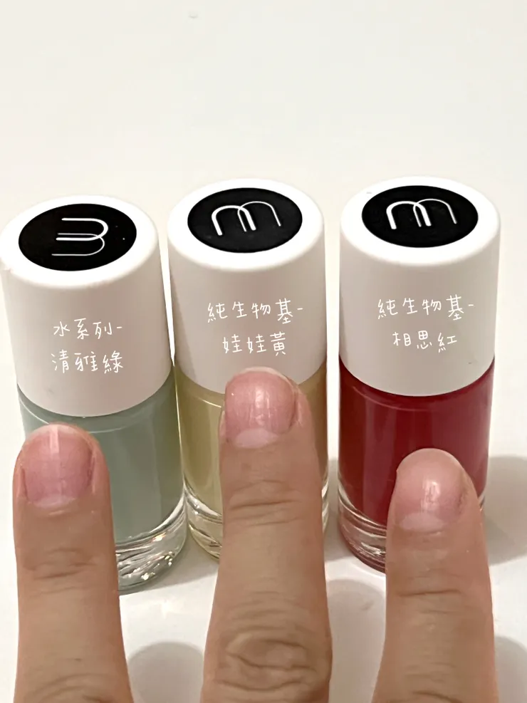 一年做不到一次光療的原生指甲