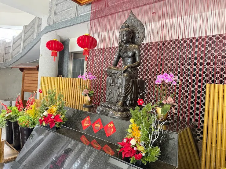 這是智慧ＯＯ佛 (各位看官可以猜一猜)