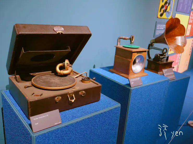 本展展出許多珍貴留聲機