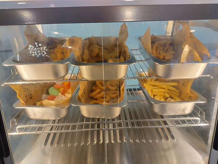 炸物區 杏包菇、雞塊、甜不辣、蝦餅、洋蔥圈、薯條