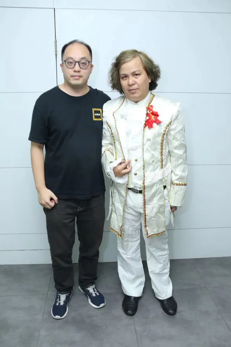 與合辦單位代表合照(2)：豹營會長潘汝明先生(右)、先鋒置業總經理黃漢民先生(左)