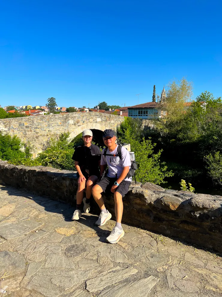 二位外國小姐姐主動幫我們拍照