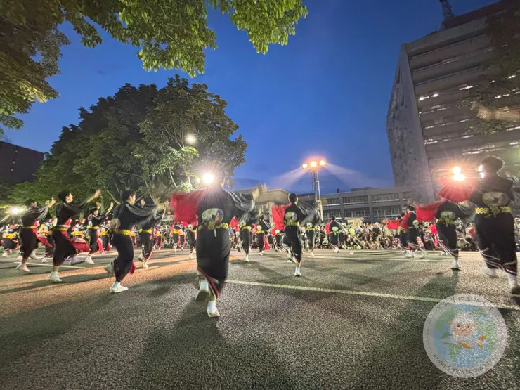 某團體演繹三颯舞