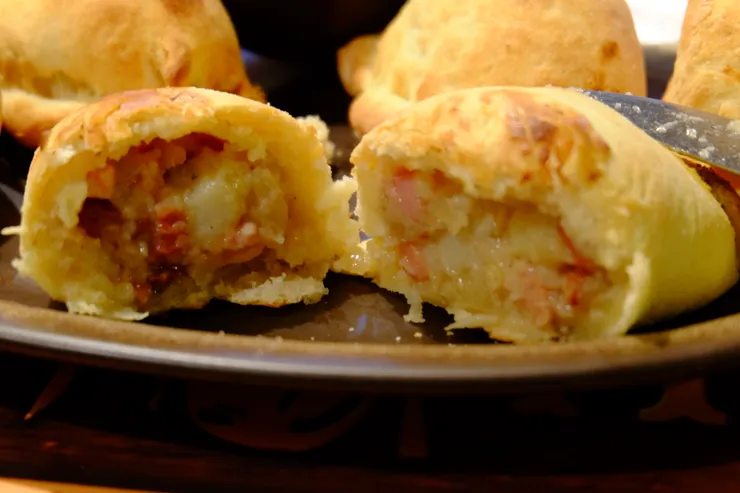 烘焙的 pierogi  非常厚實，大概兩顆就會很飽 shot by Emma@2014. 