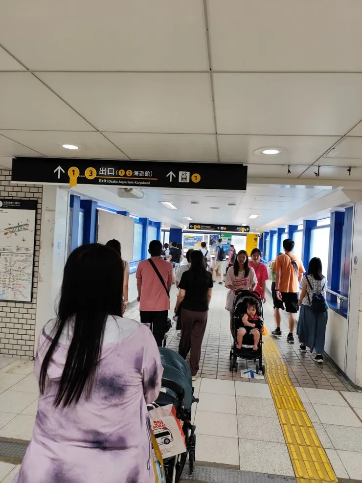 跟著指示牌(海遊館)走，其實不太會迷路👍👍👍