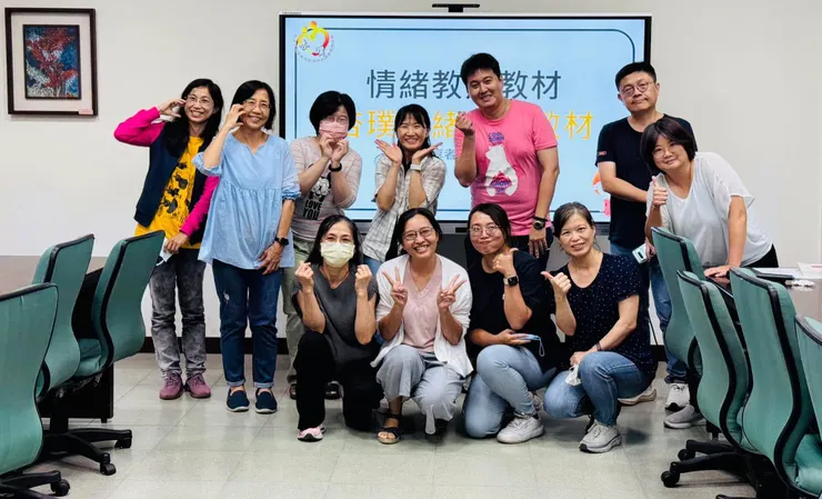 學習不讓學生當機的笑容🤣🤣🤣