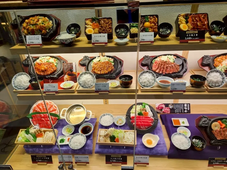 樣品菜色什麼都有