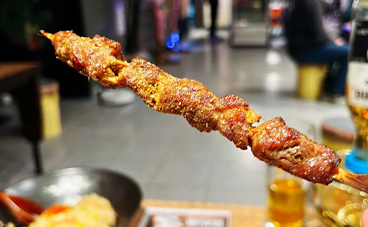 zhongli-izakaya-cumin-lamb-skewer-sung-takumi.jpg