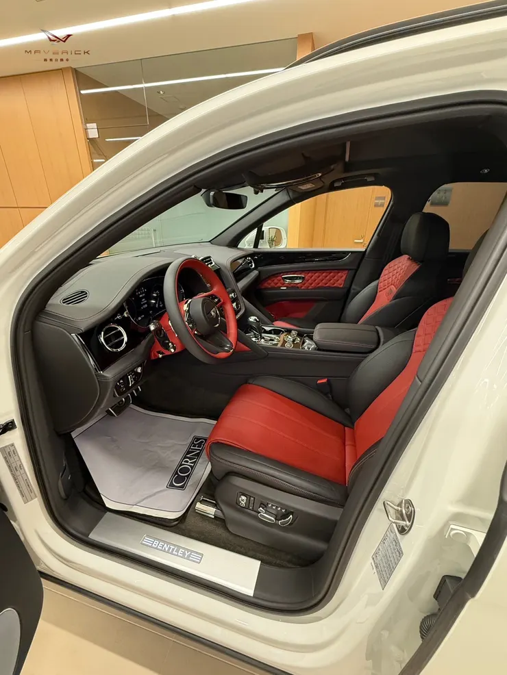 日規Bentayga V8外匯車內裝
