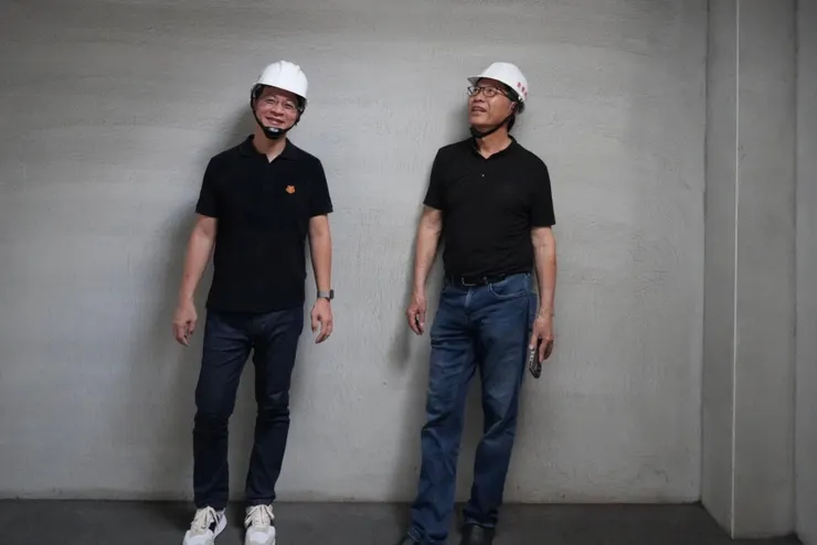 左為全景建設蔡沛嘉董事長，右為曾永信建築師