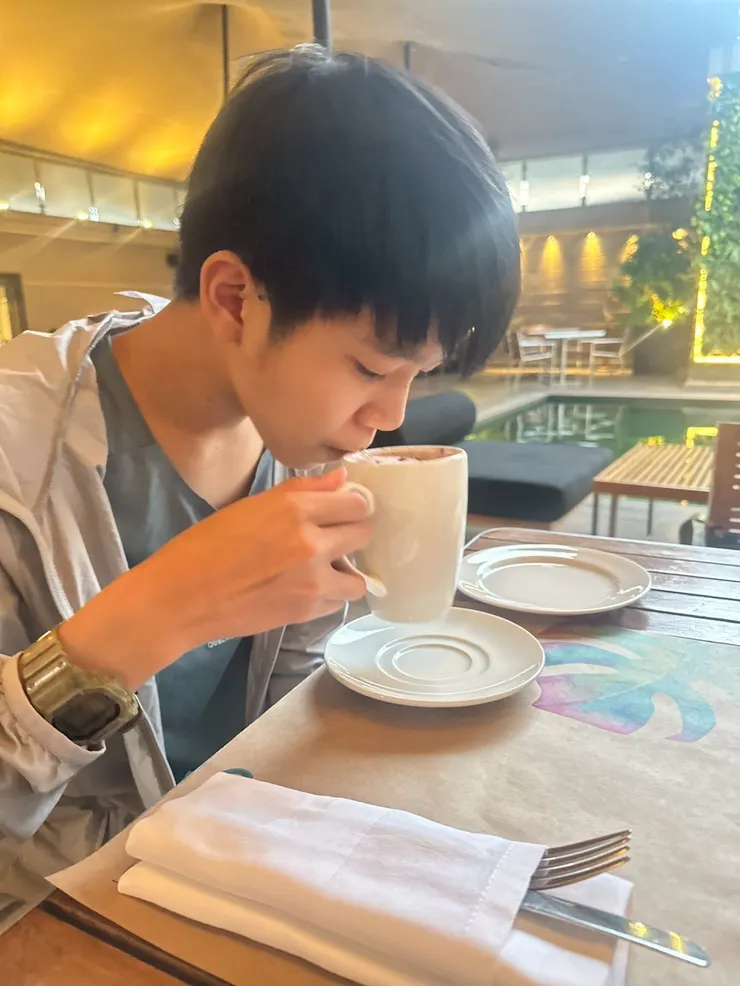 孩子紛紛點了熱飲暖身