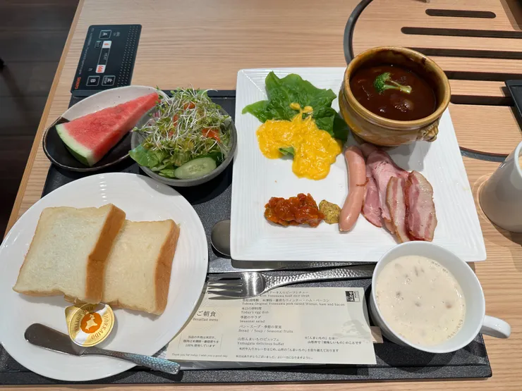 吐司超凹凹凹好吃,完全不輸白飯