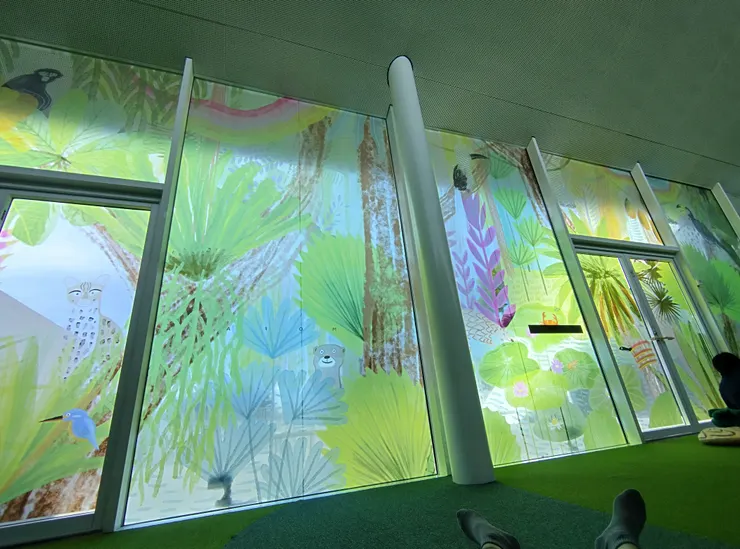 玻璃上是新加坡的野生動物