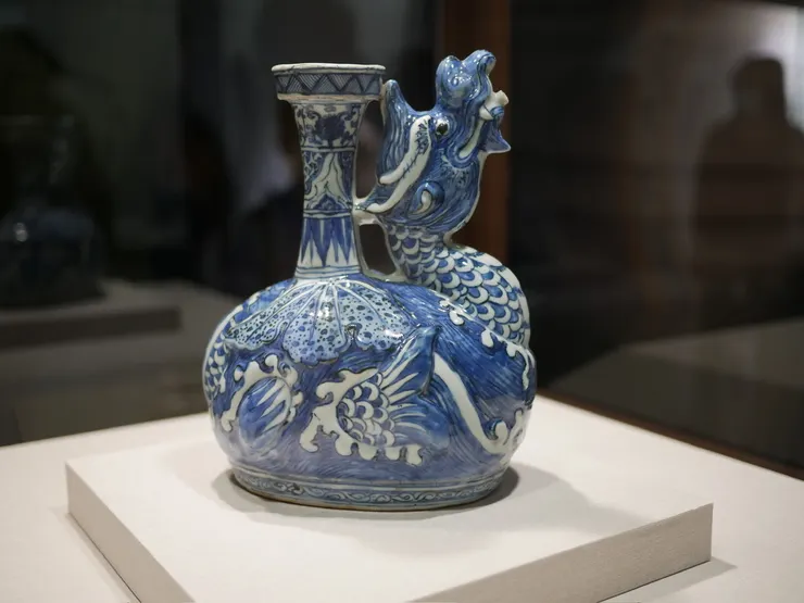 軍持（梵文翻譯），用途是淨瓶，問題是怎麼能做成這樣？