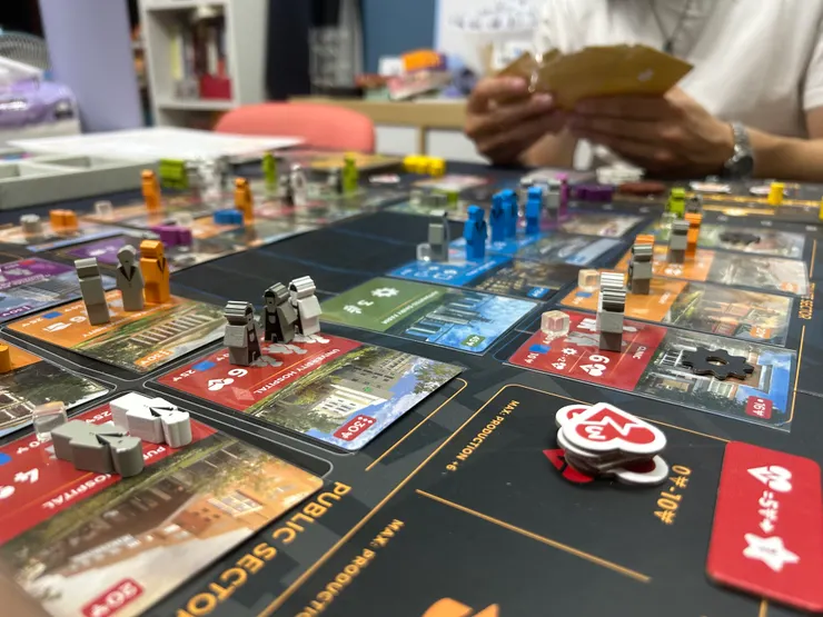 看著社會逐漸發展,頗有模擬城市的感覺