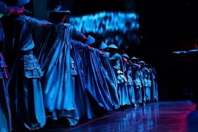 湘西演員表演趕屍