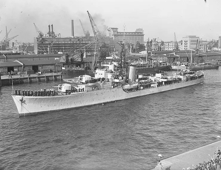 改裝後的「特耶克希德斯號」回到鹿特丹港，攝於1949年10月