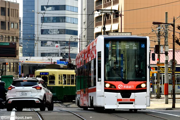 新地中華街一帶電車班次相當密集