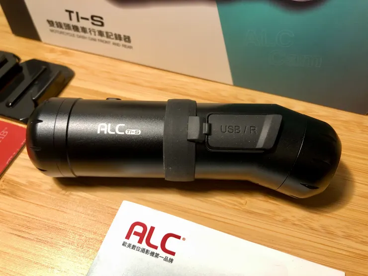 ALC T1-S 雙鏡頭機車行車記錄器：本體