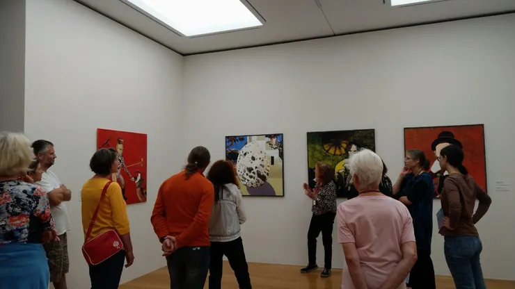 平日午後的導覽,參加者大多都是退休人士