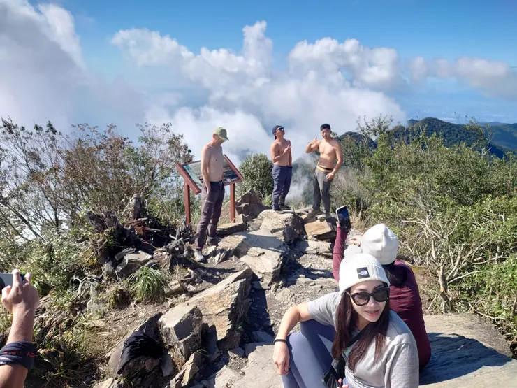 喜多利斷崖，我們路過的時候不是雲海出現的時間點