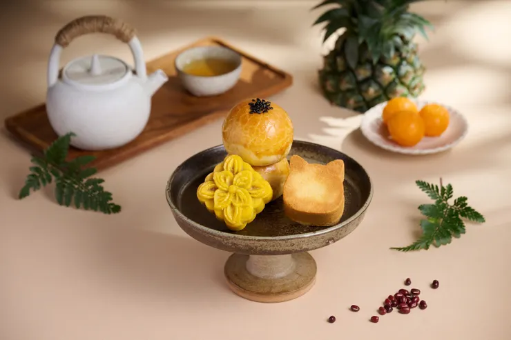 圖說：「月野漫遊A」禮盒，匯集鳳梨酥、蛋黃酥與和菓子三款人氣糕點，是中秋送禮傳遞祝福的最佳選擇。（資料來源：旺萊山）