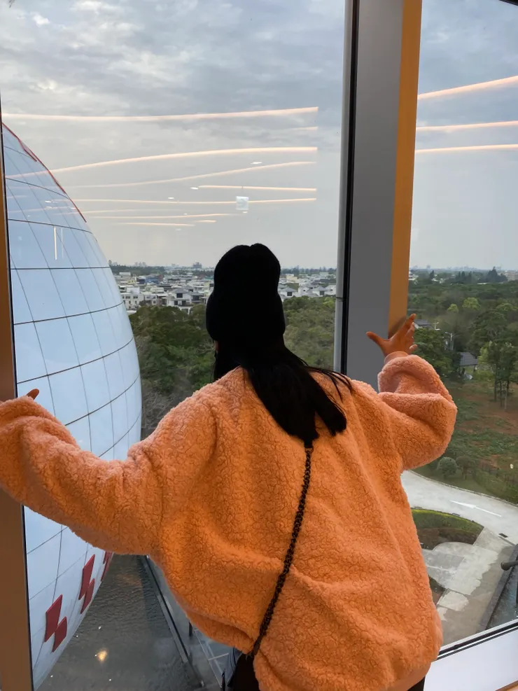 這就是我的反應：「哇！插廣告！」🤣