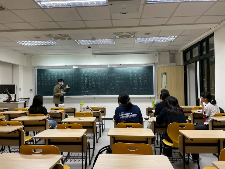  分組教學：應用英文組，橫書與英文板書概述（國立臺北科技大學師資培育中心，2025）