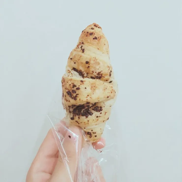 婆婆自己做的榛果巧克力可頌，這真的是天下無敵最好吃的可頌！