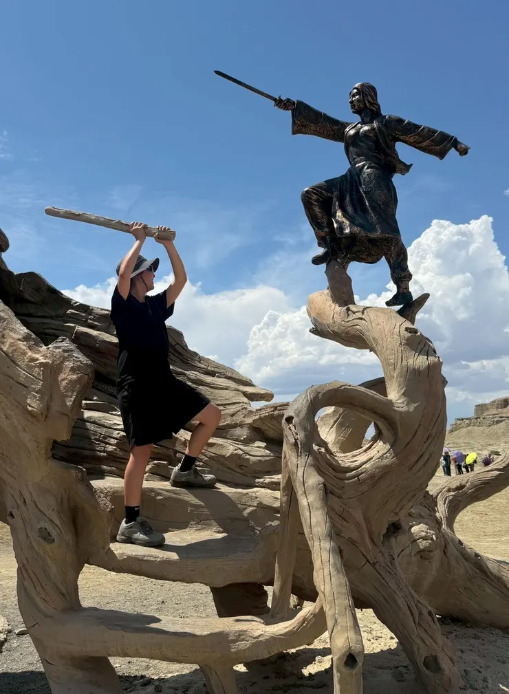 來和俠女楊紫瓊（俞秀蓮）對打，來點武俠風