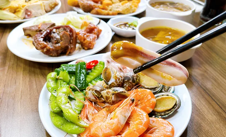 桃園吃到飽推薦│饗厚牛排桃園店:百元預算爽吃百道料理自助吧!