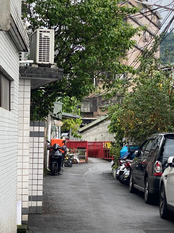 離開過水橋,從巷口回望