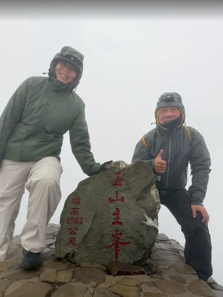 恭喜Wonderful社長與千金Penny順利攻頂