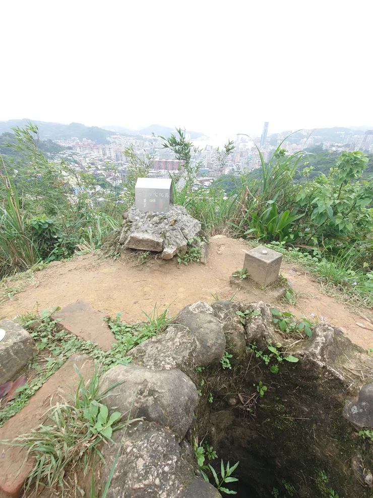 網紅打卡點格蒂的碉堡屋頂可以看到最寬廣的基隆港