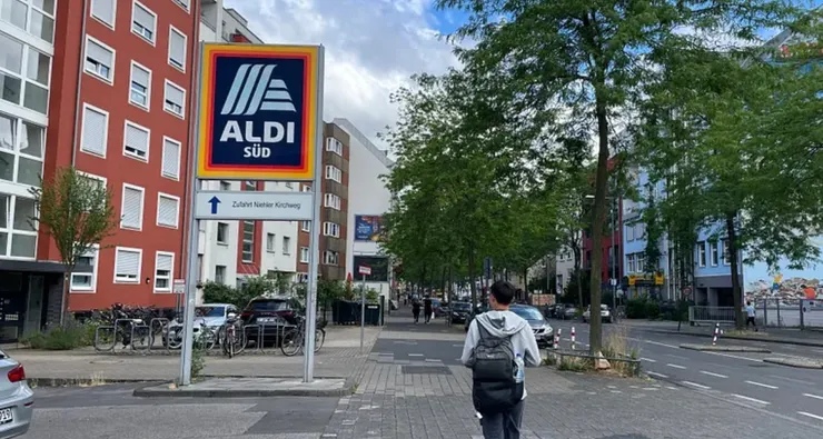 德國科隆的aldi ，住在市區邊緣的好處(其實是因對市中心訂不到便宜的房)
