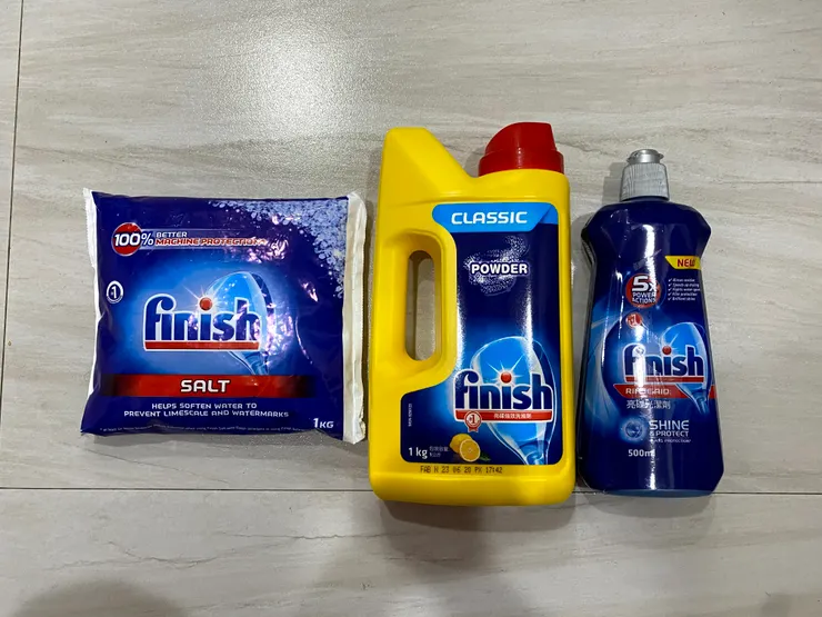 左：軟化鹽　中：洗碗粉　右：亮潔劑