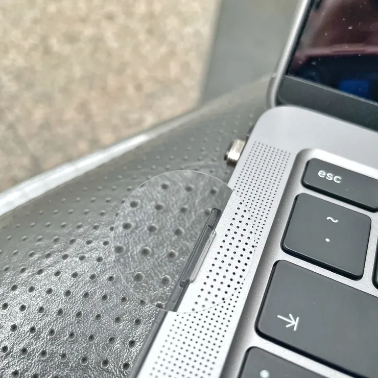 沒有塑膠射出的毛邊