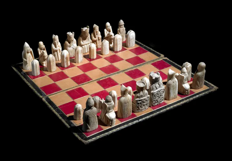 路易斯西洋棋組（Lewis Chessmen）  圖片來源：British Museum Press