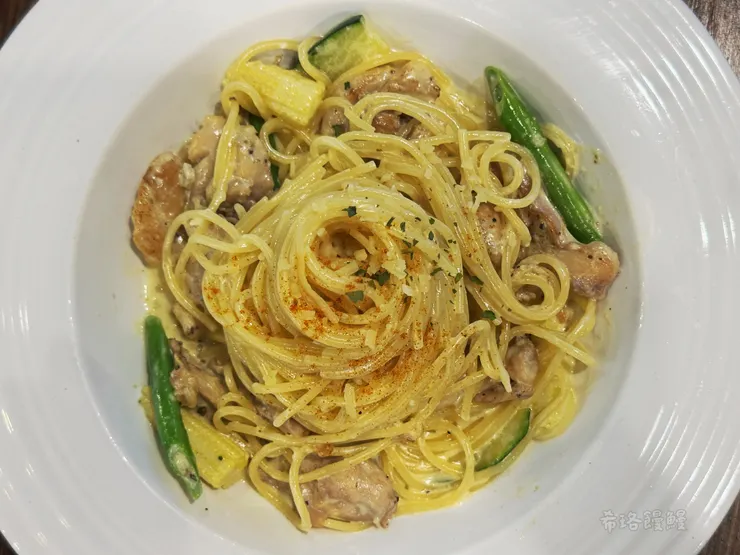 嫩煎雞腿義大利麵