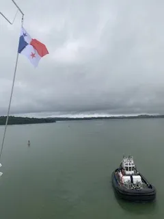 領船.運河通過ing