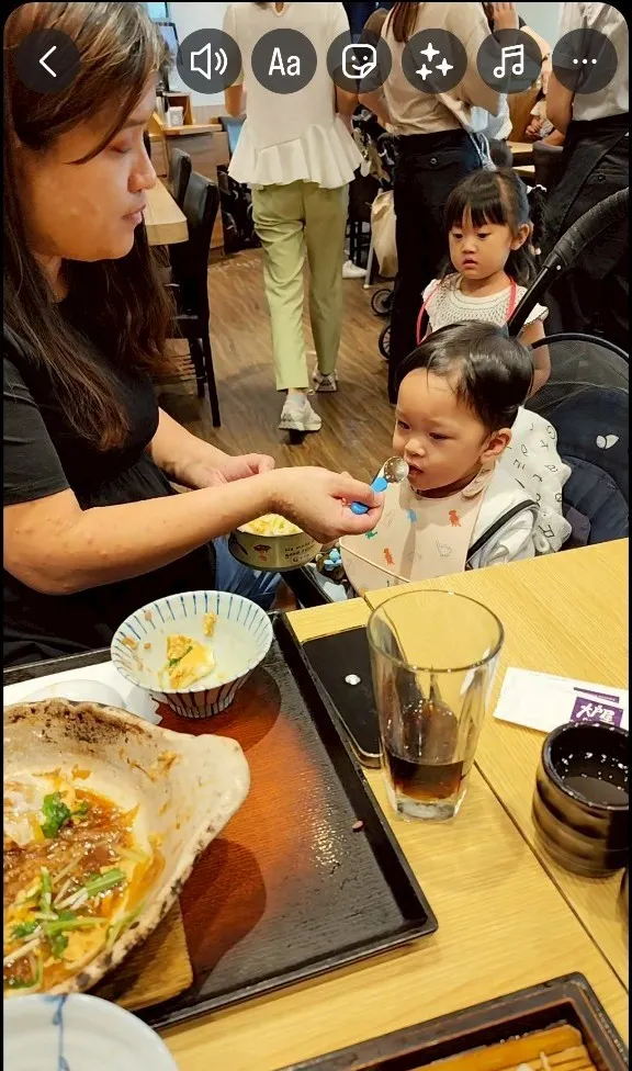 起床吃飯的珍豬