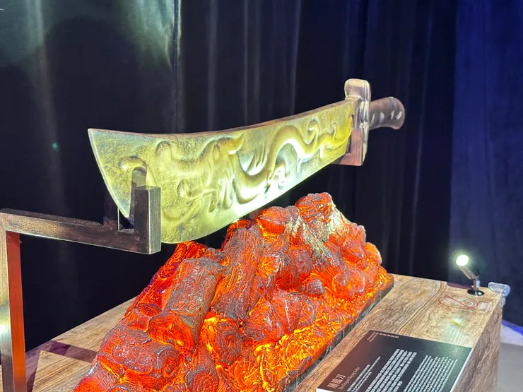 1978年張無忌（鄭少秋）用過的屠龍刀？