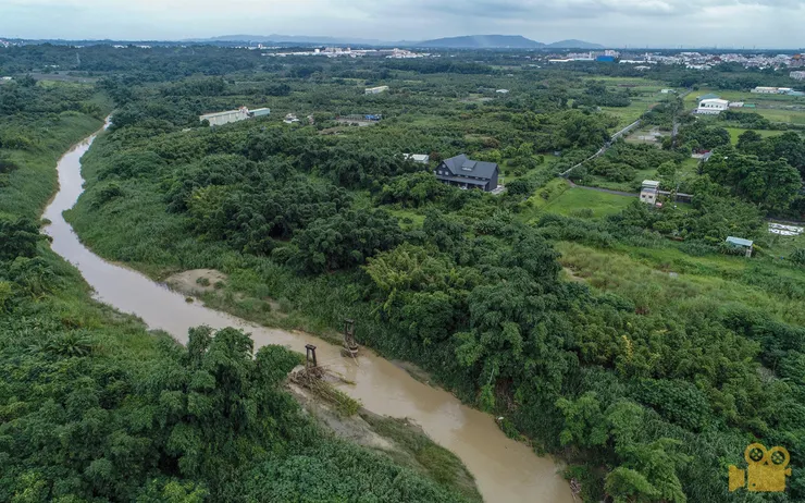 許縣溪八甲段暨台糖舊鐵道橋墩空拍 （攝影  劉芳吉）