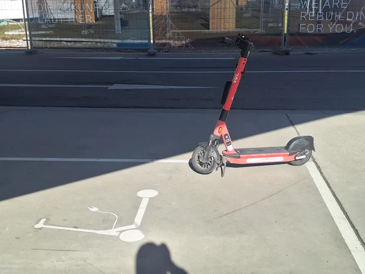 △連滑板車都有專屬停車位