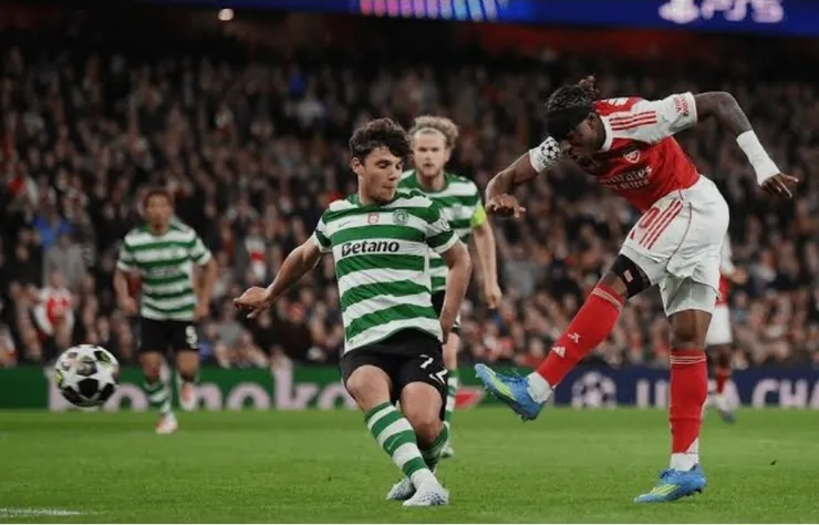 麥杜伊基射門斜出未能助阿仙奴打開紀錄