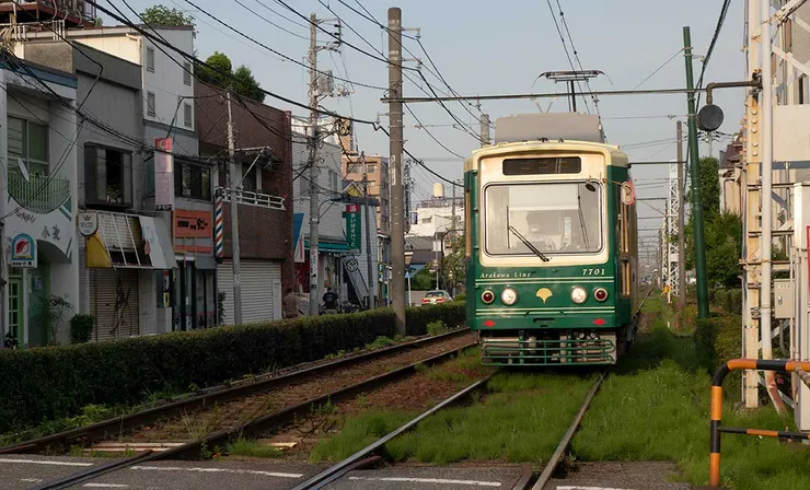 路面電車（ろめん‐でんしゃ、romen-densha）