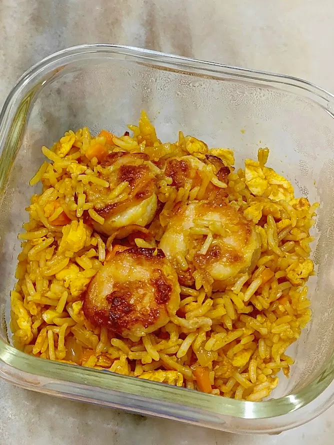 幸好開餐前留了一份炒飯，讓老婆隔天當午餐，也才得以拍下照片。