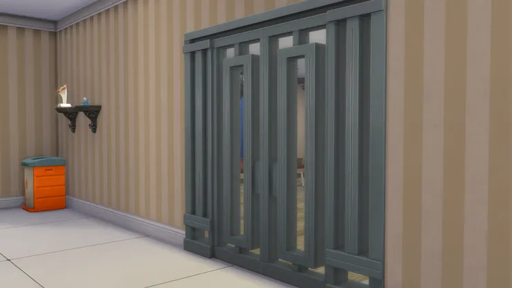 這扇門看起來好像跟走廊的環境格格不入，但進出口就是要人一眼看到才行。