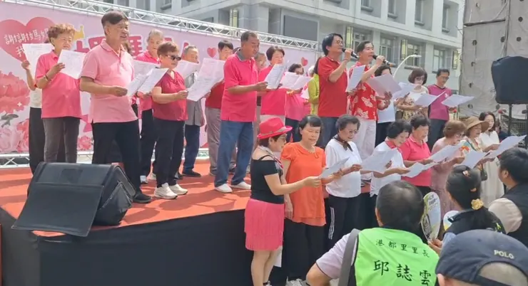 國台語與日文歌唱班表演