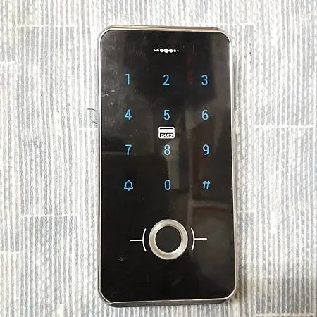 結合企業社服務項目：自動門維修、門禁對講監視器安裝、電鎖互控